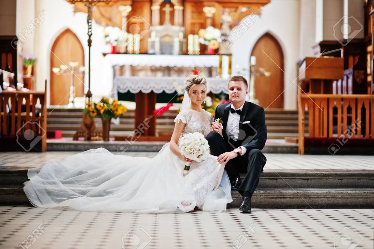 Photosession De Novios Con Estilo En La Iglesia Católica. Fotos, Retratos, Imágenes Y Fotografía De Archivo Libres De Derecho. Image 74944631. Photosession De Novios Con Estilo En La Iglesia Católica. Fotos, Retratos, Imágenes Y Fotografía De Archivo Libres De Derecho. Image 74944631.