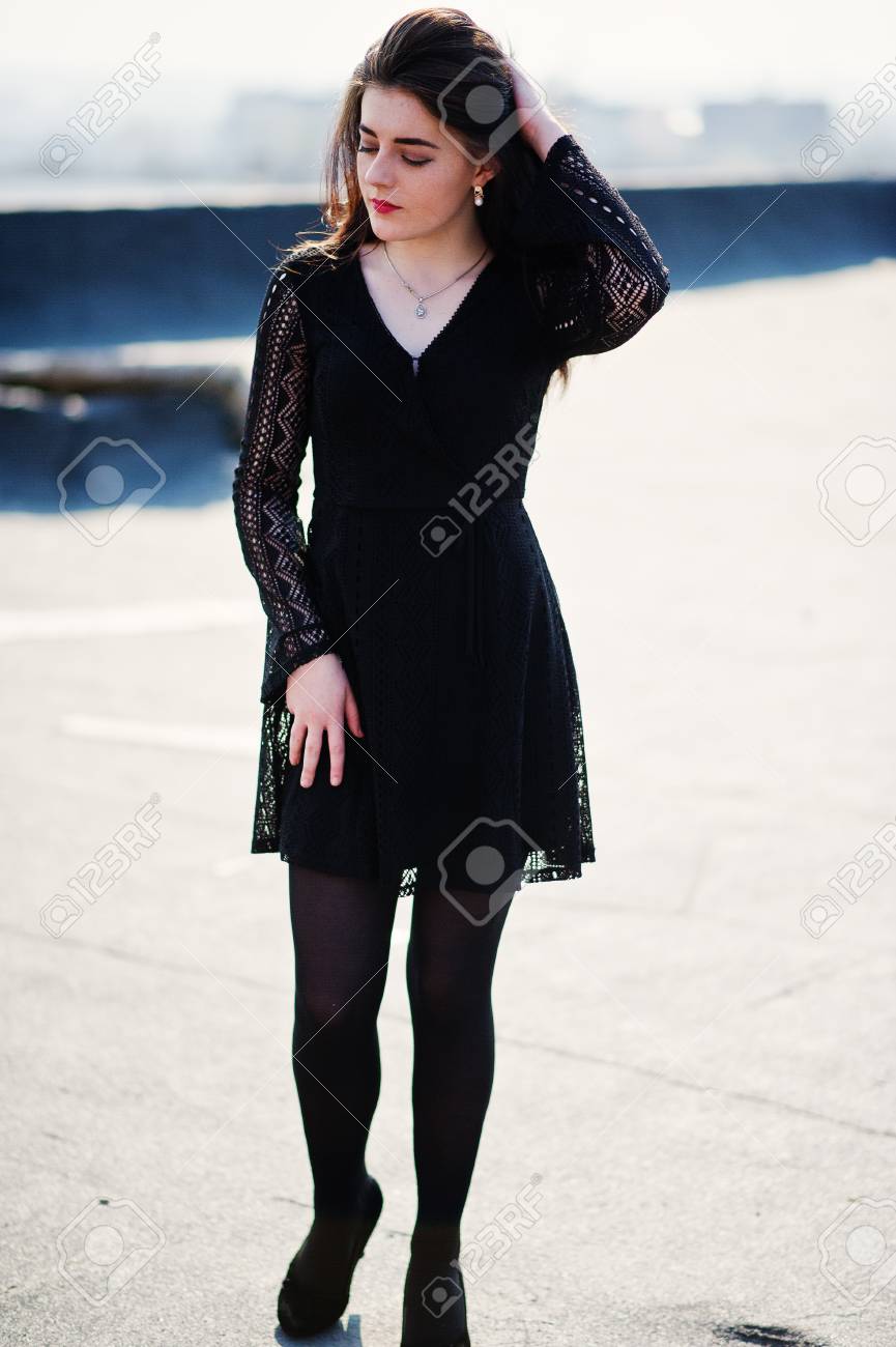 chaussure avec robe noire