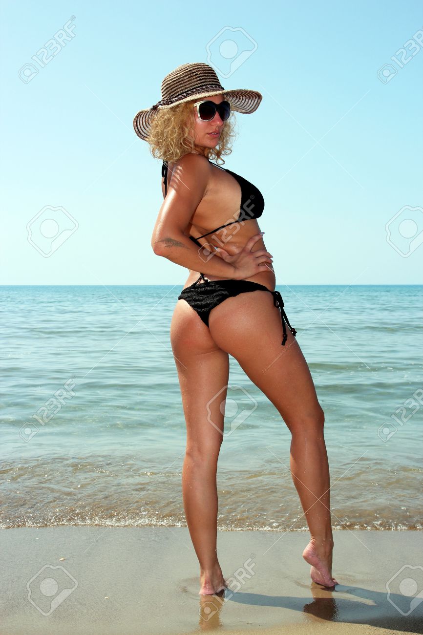 string femme plage