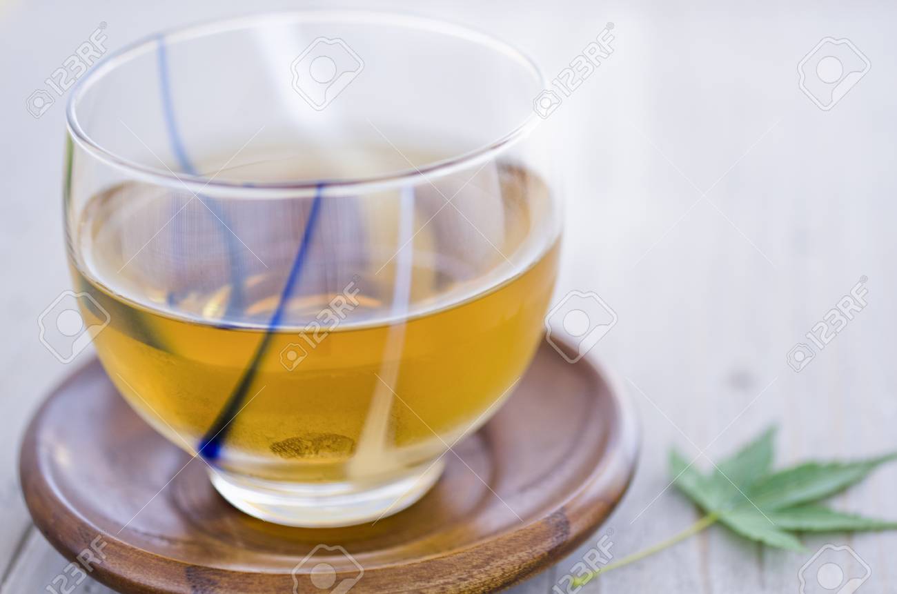 麦茶を一杯 の写真素材 画像素材 Image