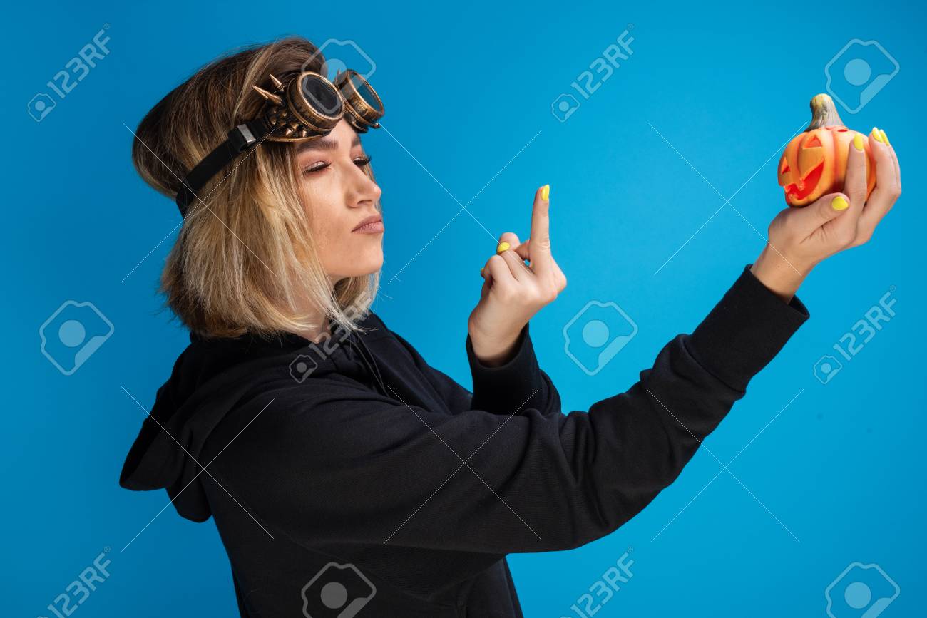 goth girls thumb Goth girls thumb