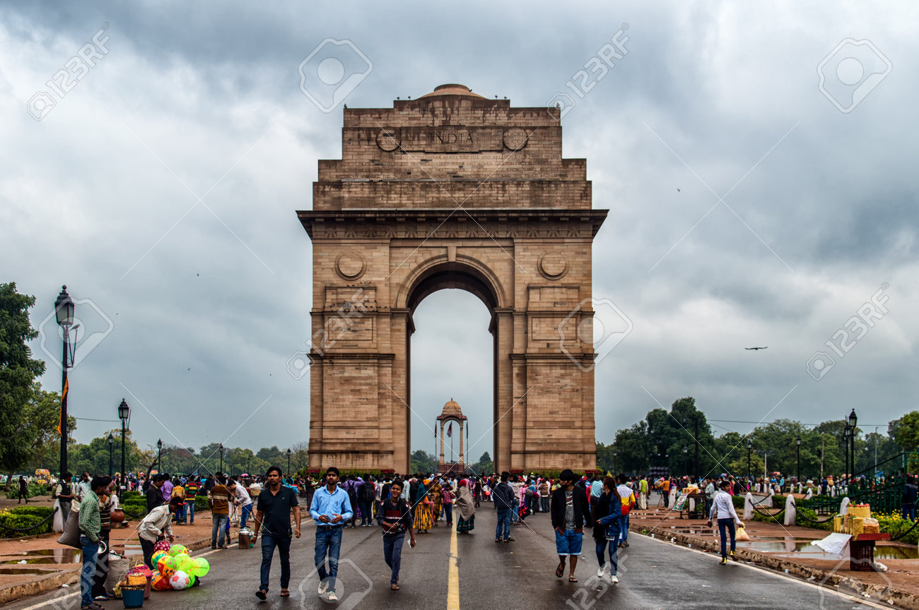 インド門 イギリスのインド帝国で命を失ったイギリスのインドの軍隊の 90 000 兵士のニューデリー インド Commemoration の写真素材 画像素材 Image