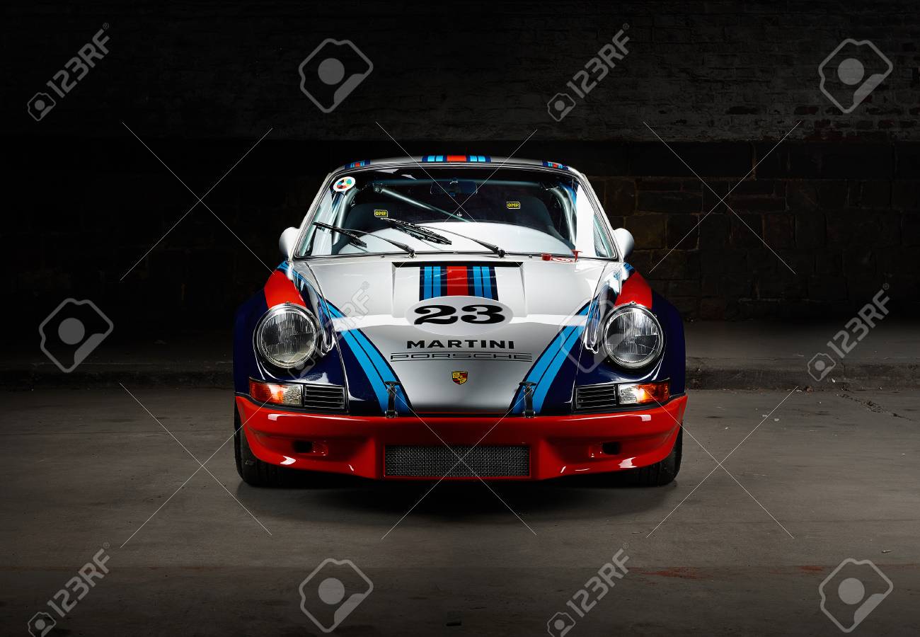 アーヘン ドイツ 13 年 6 月 14 日 レーシング ポルシェ 911 歴史的なマティーニのアレンジ通りショット の写真素材 画像素材 Image