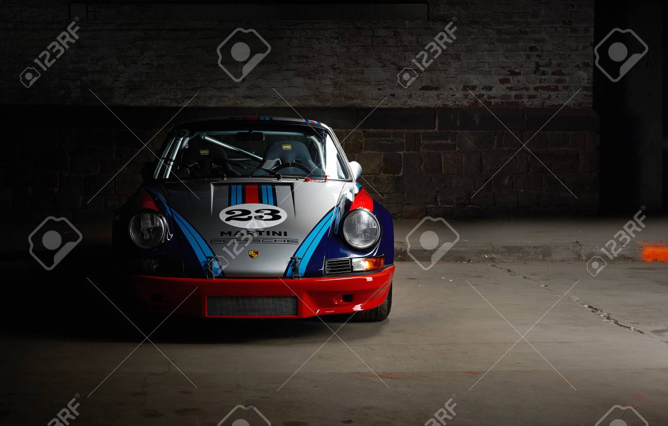 アーヘン ドイツ 13 年 6 月 14 日 レーシング ポルシェ 911 歴史的なマティーニのアレンジ通りショット の写真素材 画像素材 Image