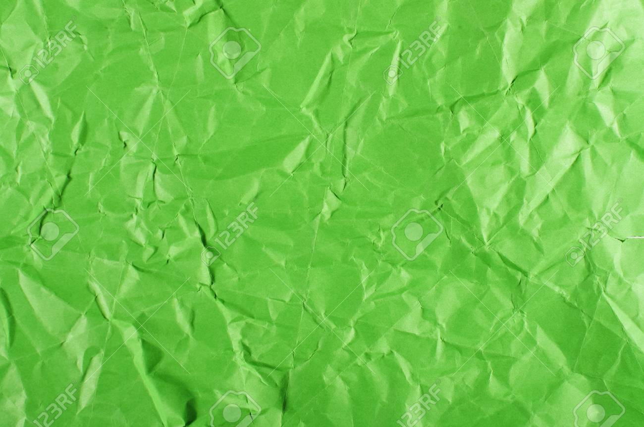 しわのある緑色の紙の概要 の写真素材 画像素材 Image