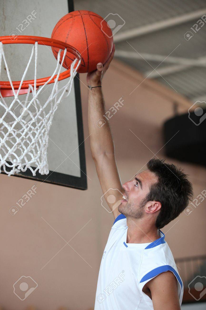 ダンク シュート の写真素材 画像素材 Image