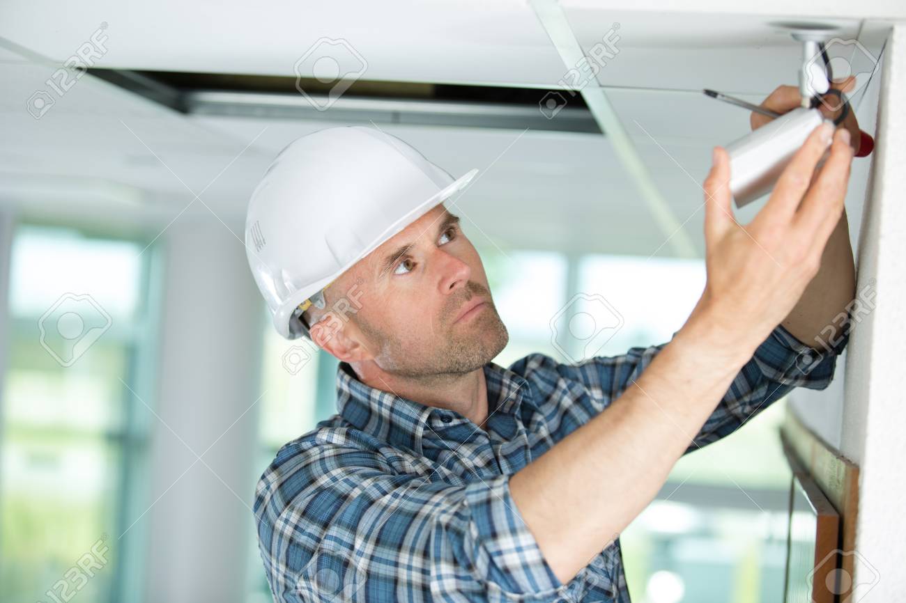 Tecnico Ajuste Cctv Camara Pared Fotos Retratos Imagenes Y