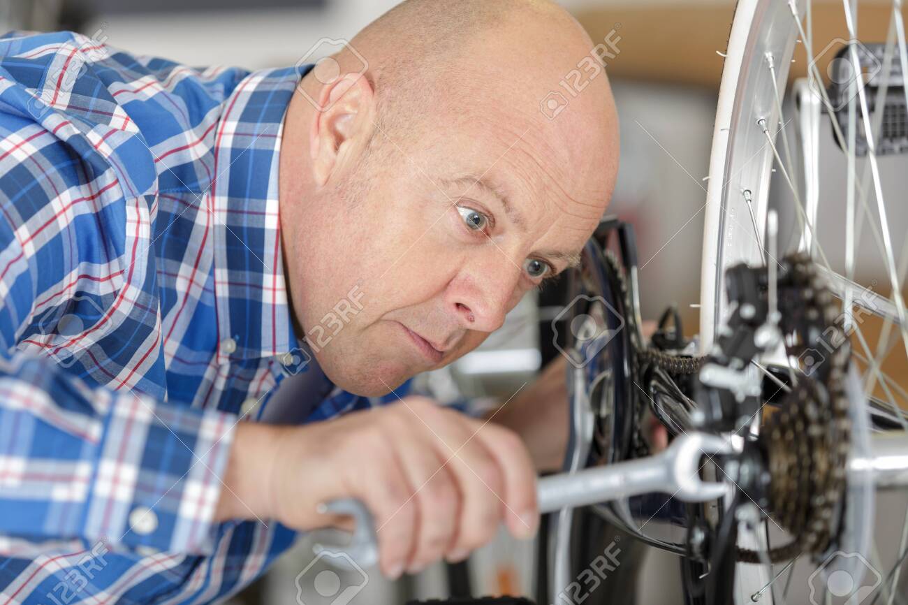 bicycle wheel wrench