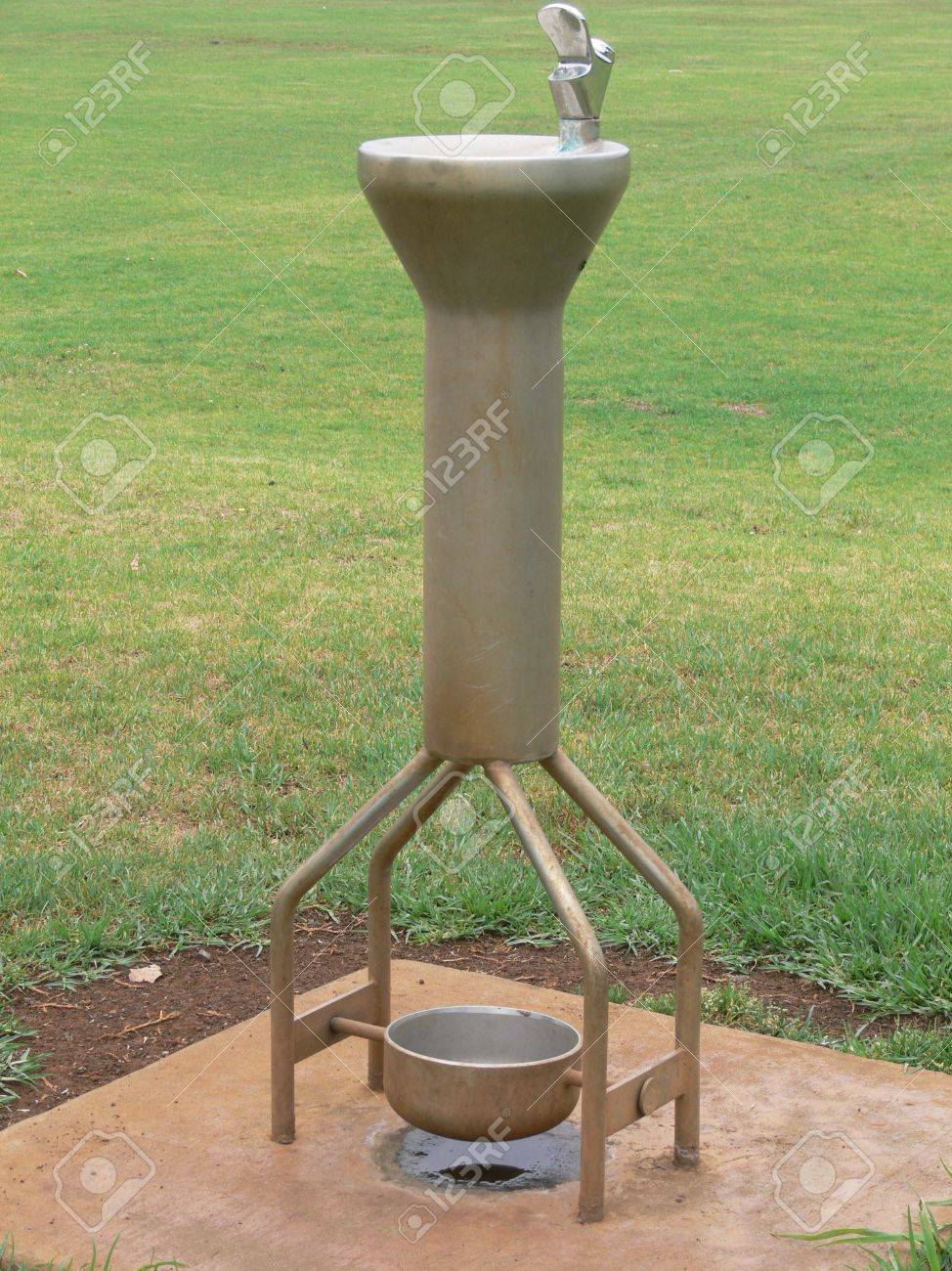 drinking fountain with dog bowl