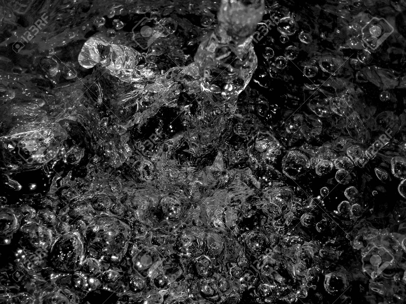 黒の背景に水の気泡のテクスチャ の写真素材 画像素材 Image 黒の背景に水の気泡のテクスチャ の写真素材 画像素材 Image