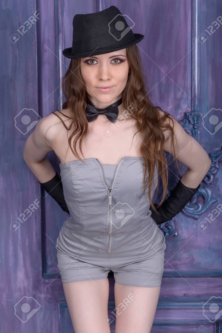 girls black hat and gloves