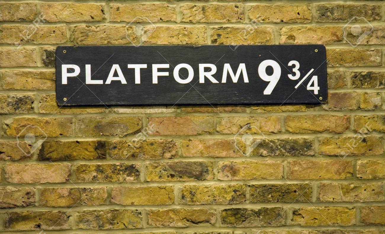 Gros Plan De Lenseigne Au Quai 9 34 à La Gare De Kings Cross