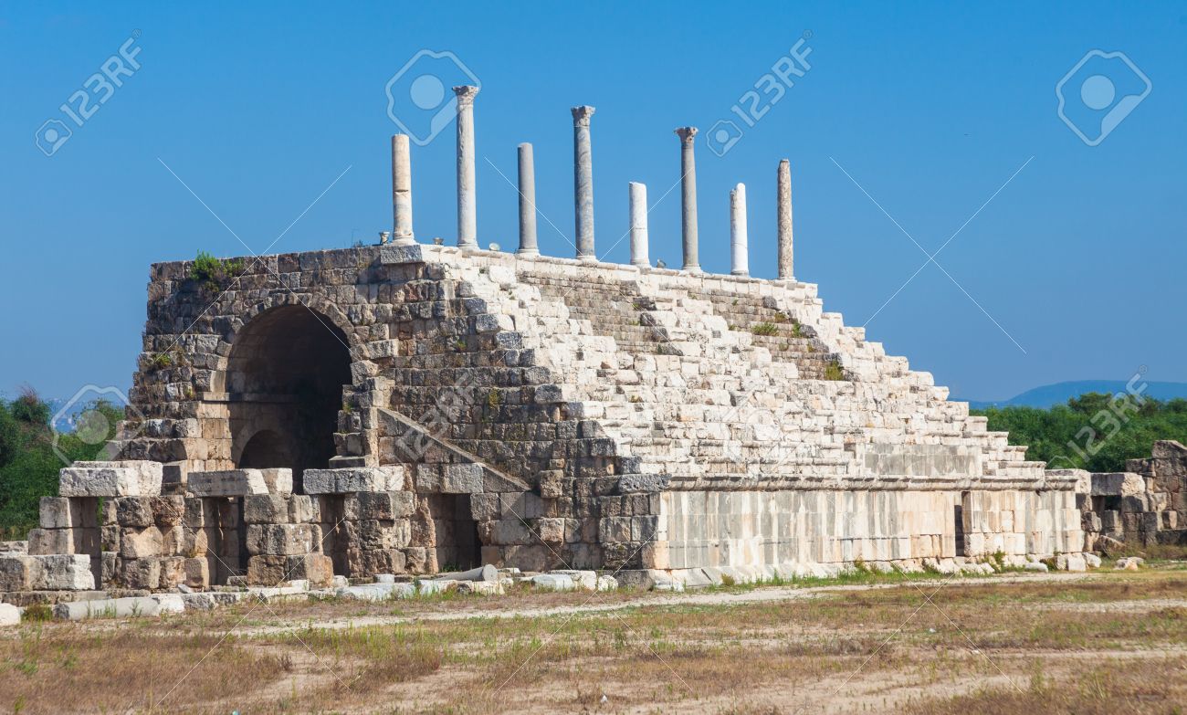 ティルス レバノンでヒッポド ロームの古代ローマの遺跡 の写真素材 画像素材 Image