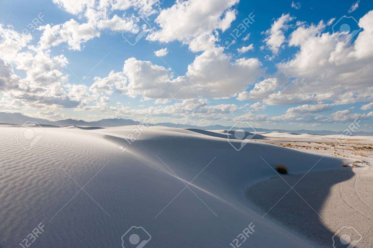 ホワイトサンド砂漠国立モニュメント砂丘のシャップは タラローザ盆地ニューメキシコ州 アメリカ合衆国 の写真素材 画像素材 Image