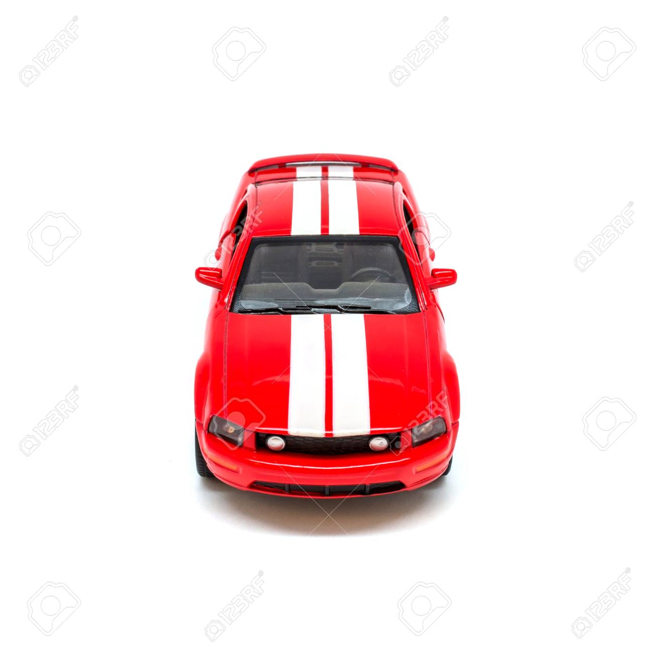 Photo De Petite Voiture Jouet Jouet Rouge Isole Sur Fond Blanc Banque D Images Et Photos Libres De Droits Image