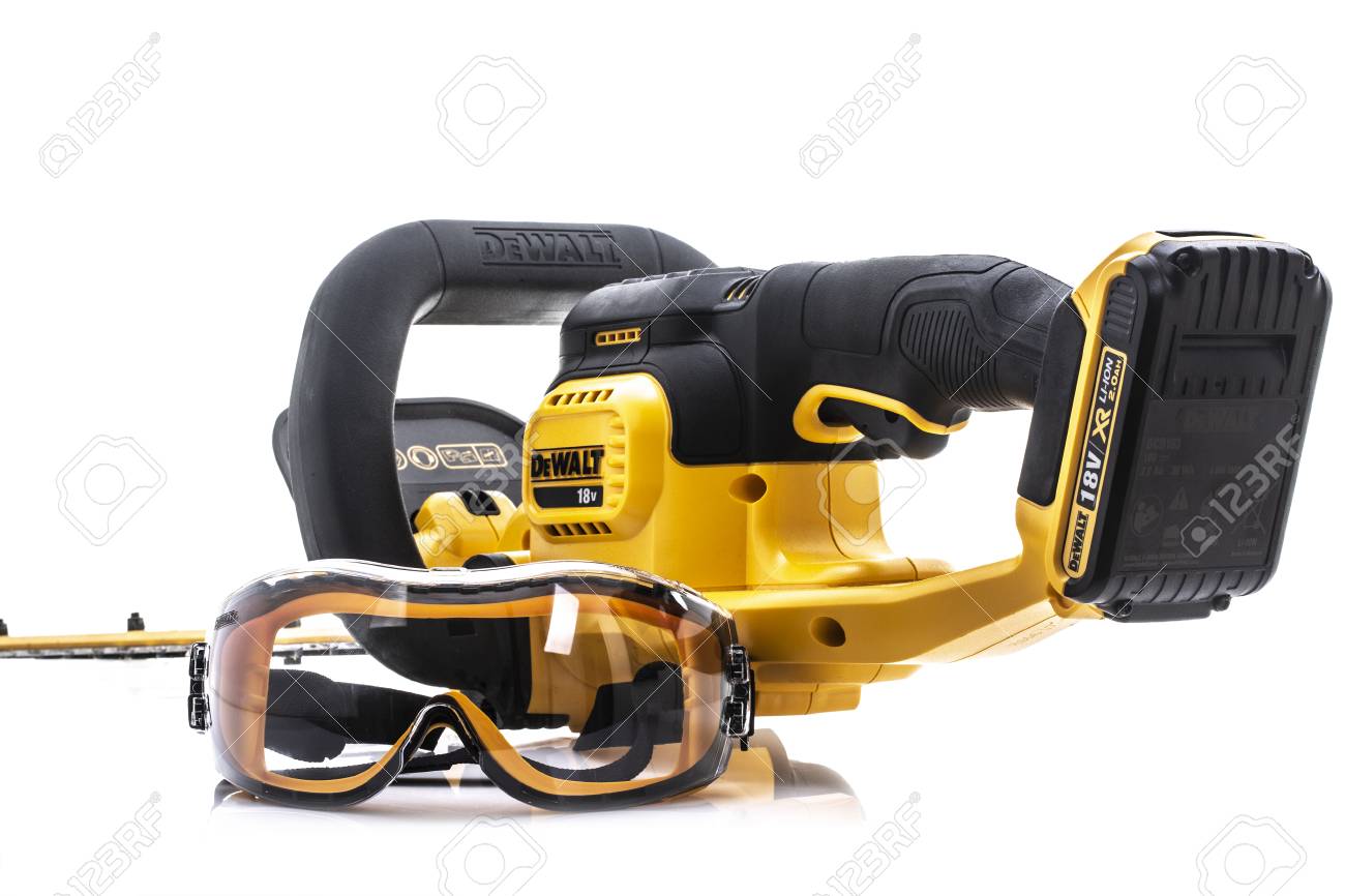 dewalt hedge trimmer cordless