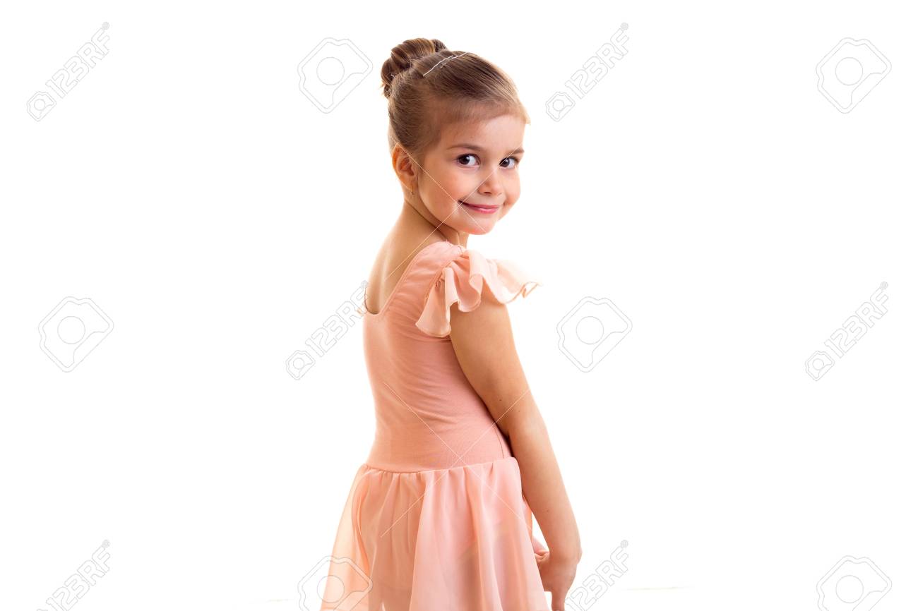 Menina Dançando Fotos, retratos, imágenes y fotografía de archivo libres de  derecho. Image 79077978