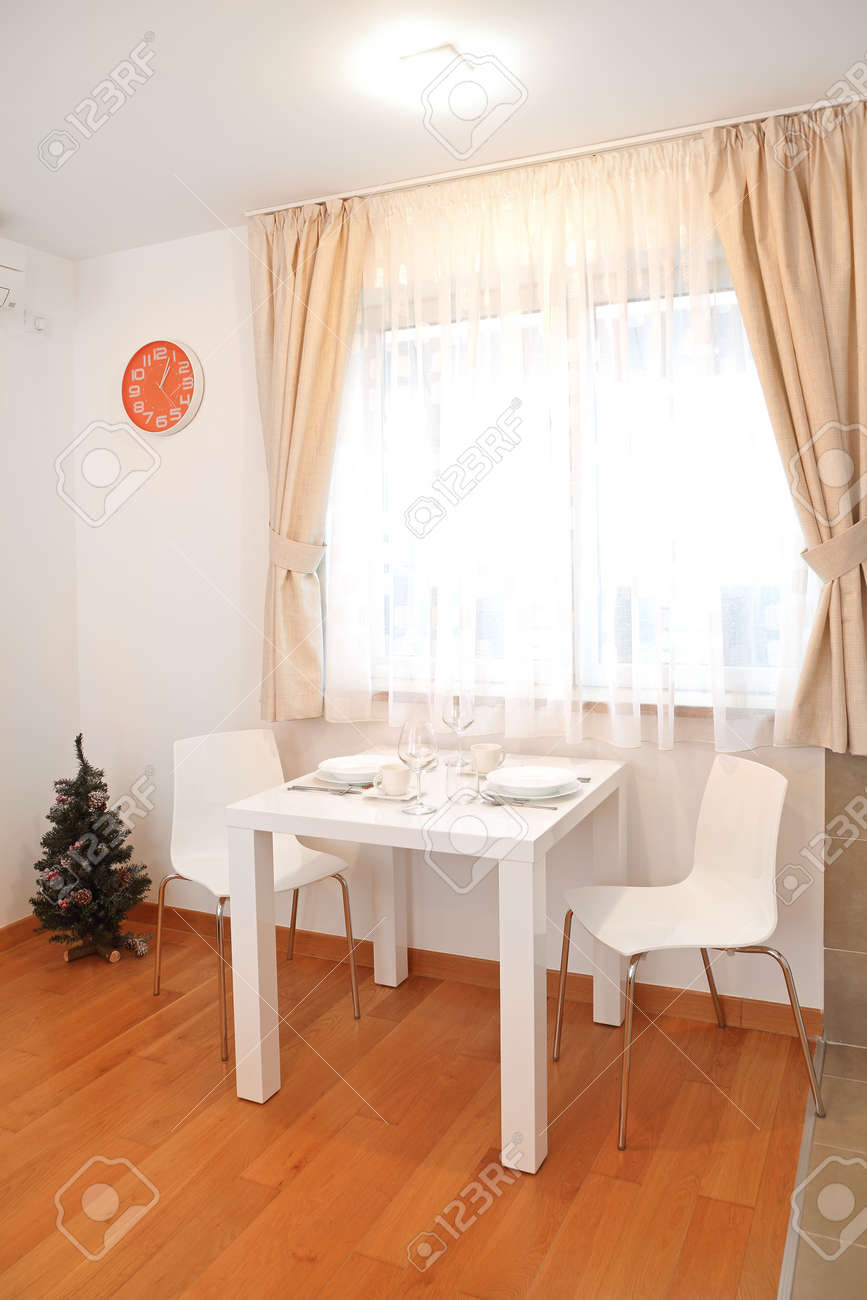 Mesa De Comedor Para Dos Personas En Un Pequeño Apartamento Fotos ... Mesa De Comedor Para Dos Personas En Un Pequeño Apartamento Fotos ...