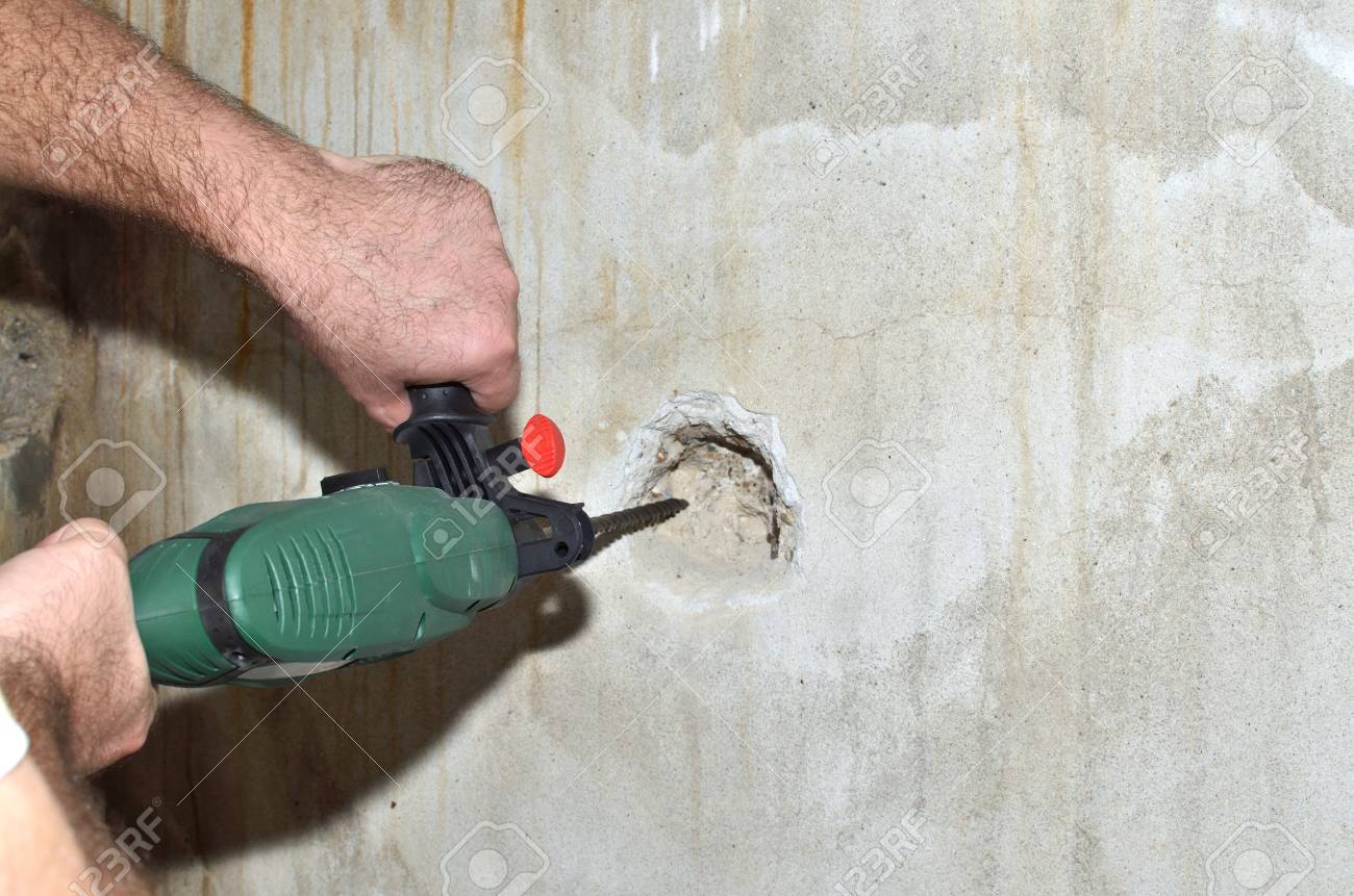 алмазное бурение 110 мм. сверление отверстий в бетоне под подрозетник. алмазное сверление отверстия 100 мм. как сделать отверстие в бетонной стене. отверстие 110 мм в бетоне.