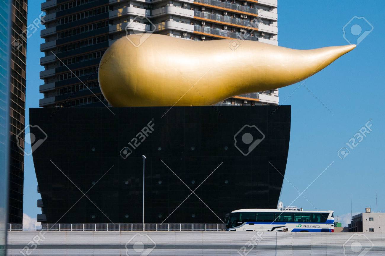 16 年 3 月 22 日 東京都 スーパードライ ホール 東京都墨田区のアサヒビール本社の建物の一つです それは フランスのデザイナー フィリップ スタルクによって設計されました の写真素材 画像素材 Image