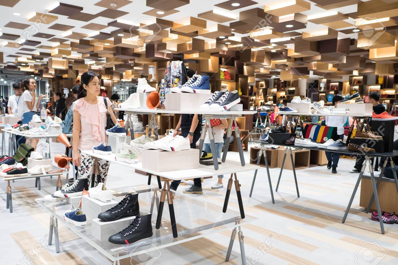magasins de chaussures