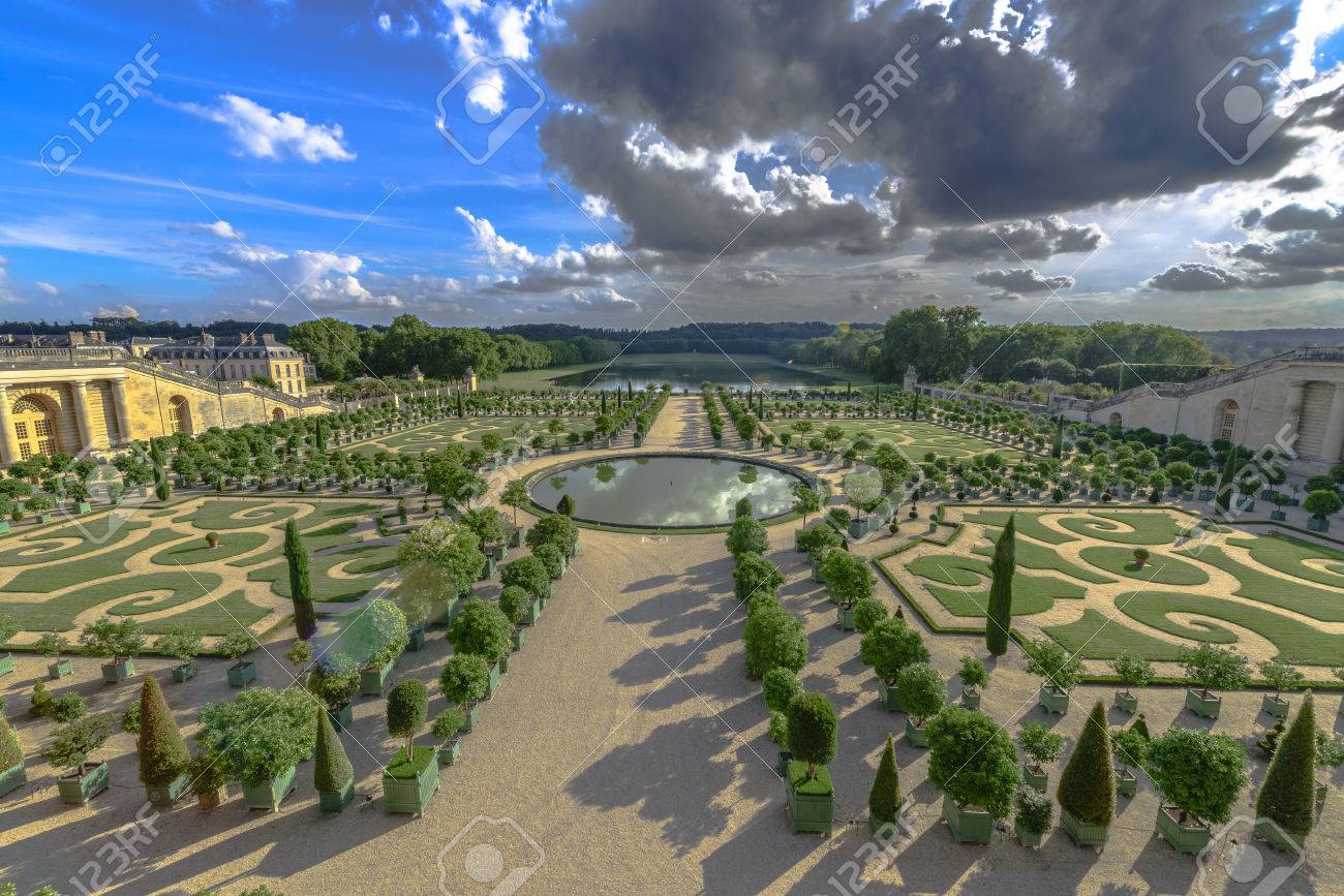 オランジェリーは Louis ルヴォーによって設計された ベルサイユ宮殿 パリ フランスの南に位置しています ロイヤル シャトー ベルサイユであった の写真素材 画像素材 Image オランジェリーは Louis ルヴォーによって設計された ベルサイユ宮殿 パリ フランスの南に位置しています ロイヤル シャトー ベルサイユであった の写真素材 画像素材 Image
