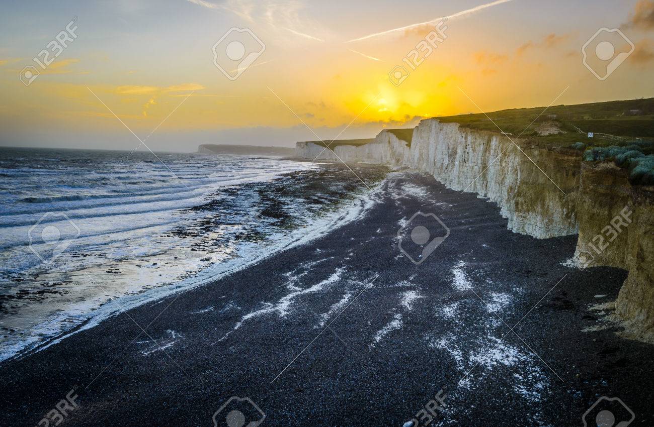 Falaises Blanches De La Côte Anglais Au Coucher Du Soleil