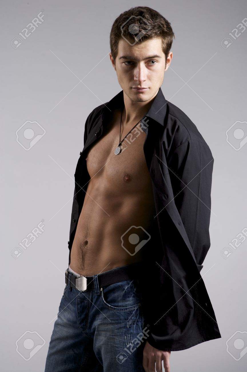 新着ジーパン 黒 シャツ ファッショントレンドについて