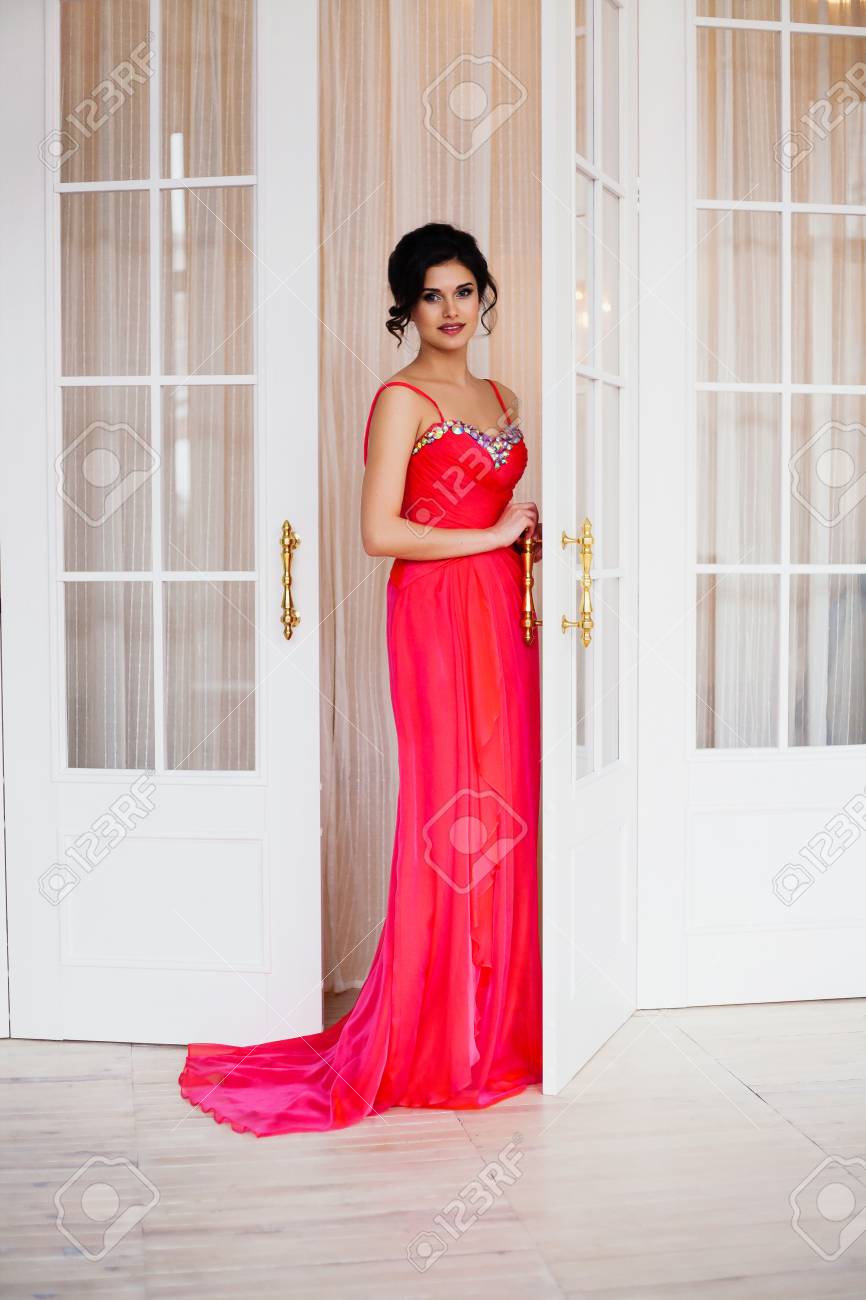 portants robes de soiree 123 rf portants robes de soiree 123 rf