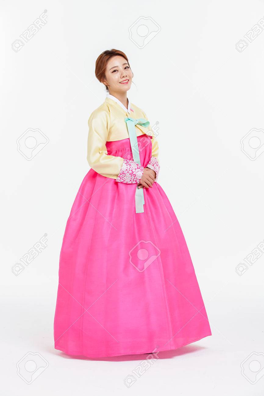 韓服 韓国伝統服でアジアの 3 世代家族の肖像 の写真素材 画像素材 Image