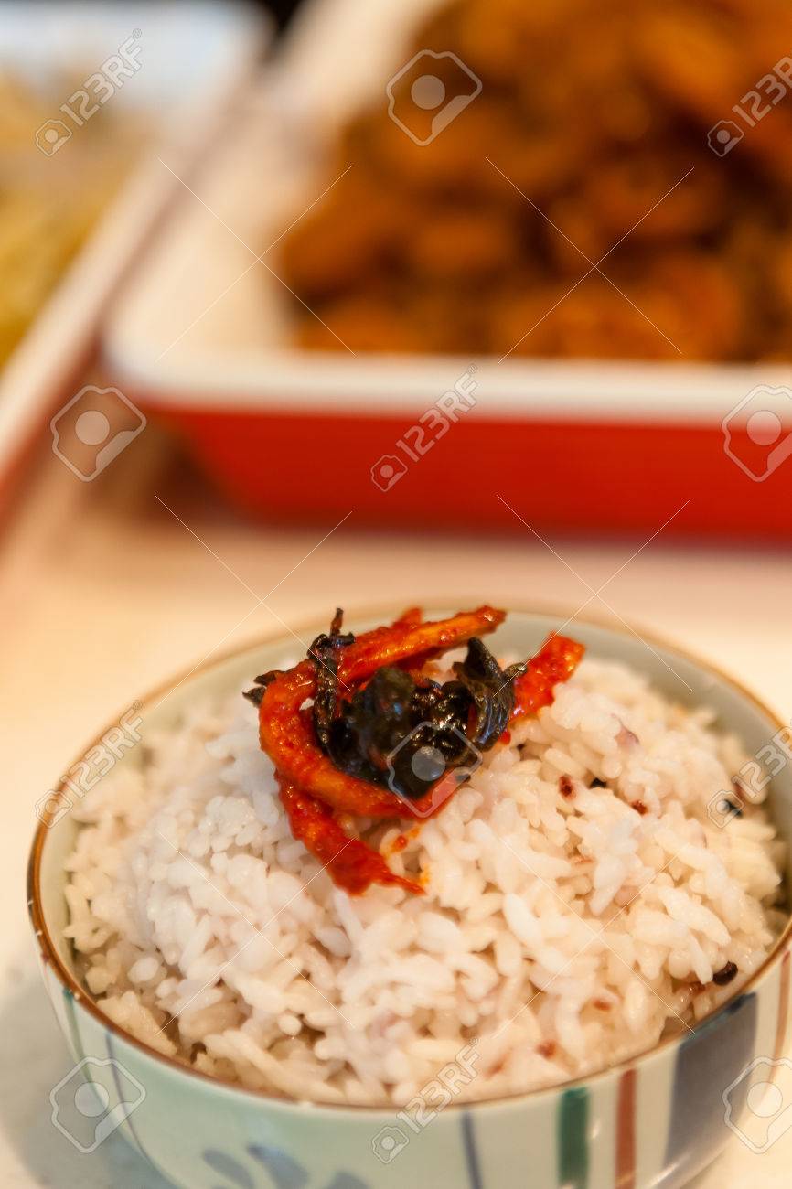 韓国料理のおかずと白いご飯 の写真素材 画像素材 Image