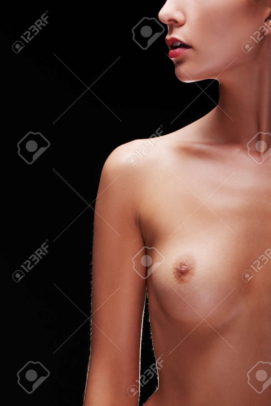고딩 누드 섹시한 몸 누드 여자. 관능적 인 아름다운 소녀. 예술적 컬러 사진입니다. 로열티 무료 사진, 그림, 이미지 그리고 스톡포토그래피.  Image 16682745