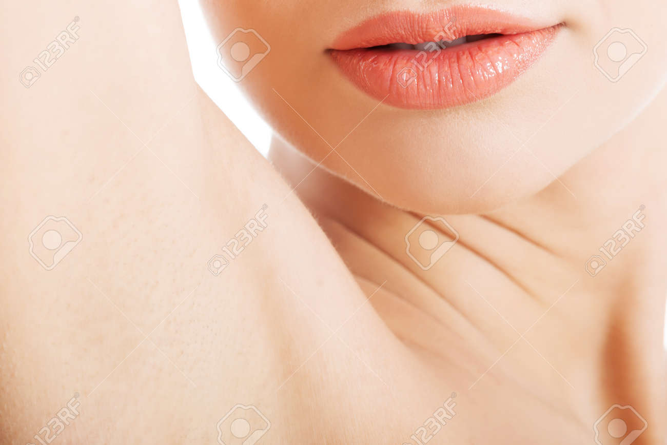 女性の脇にクローズ アップ 健康 スパのコンセプト の写真素材 画像素材 Image