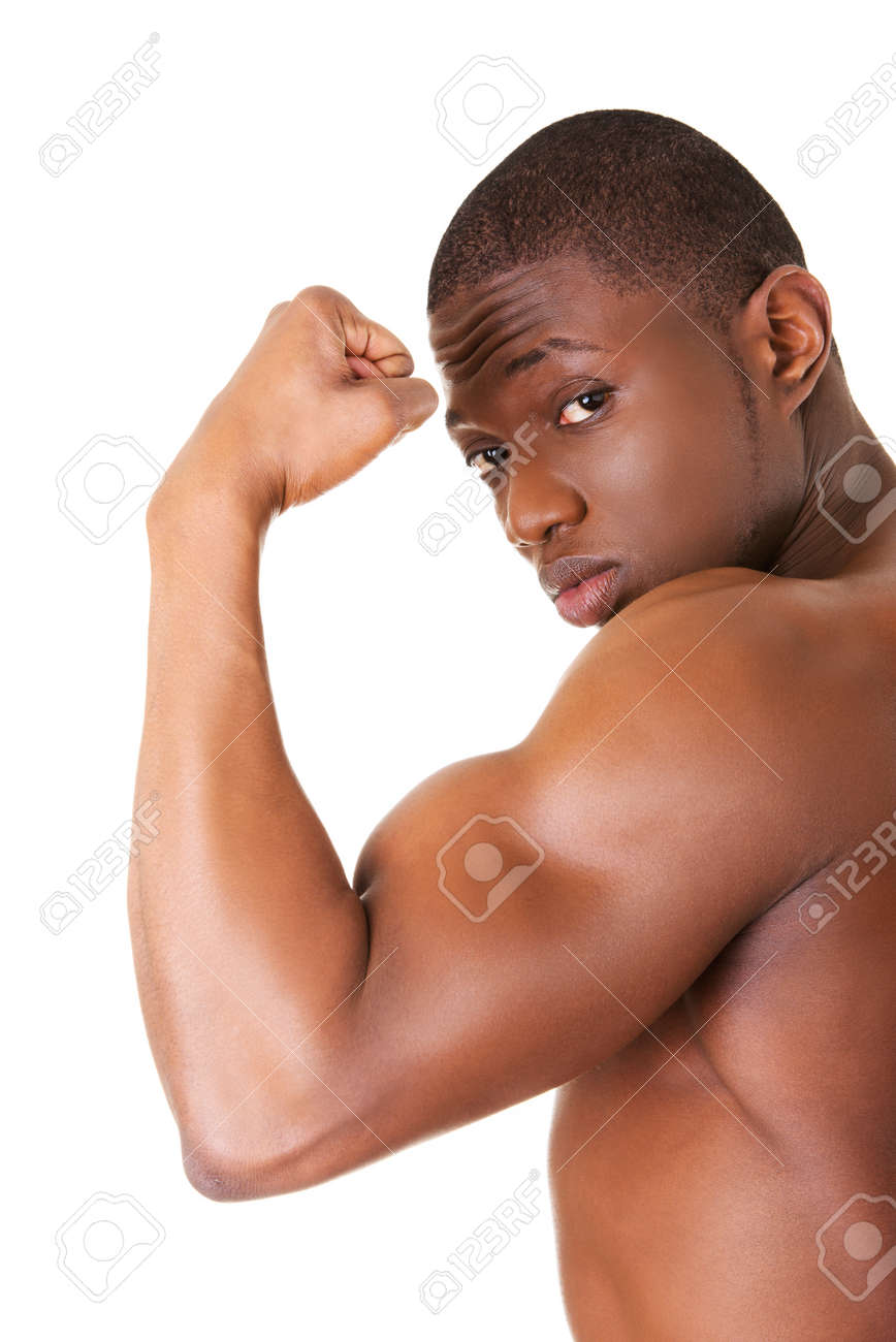 彼の筋肉を示す筋の黒人男性 の写真素材 画像素材 Image