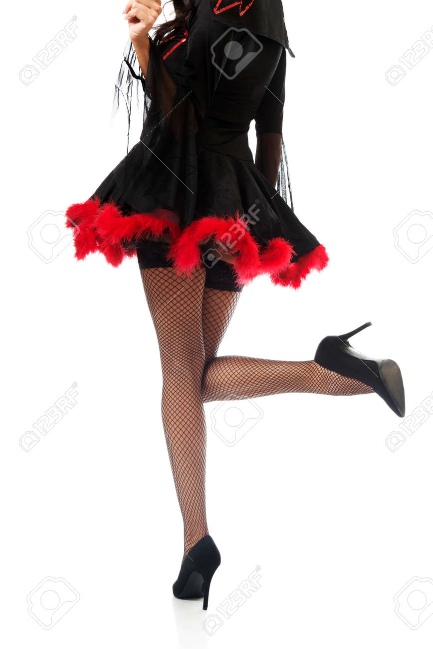 悪魔の靴を身に着けている女性の足 の写真素材 画像素材 Image 悪魔の靴を身に着けている女性の足 の写真素材 画像素材 Image
