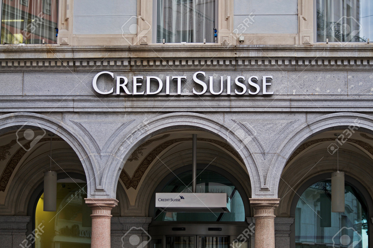 スイス、ルガーノ-2021年1月12日：ルガーノのリフォルマ広場にあるクレディスイス銀行の建物の外観。クレディ・スイス は、グローバルなウェルスマネージャー投資銀行および金融サービス会社です。の写真素材・画像素材 Image 162845011