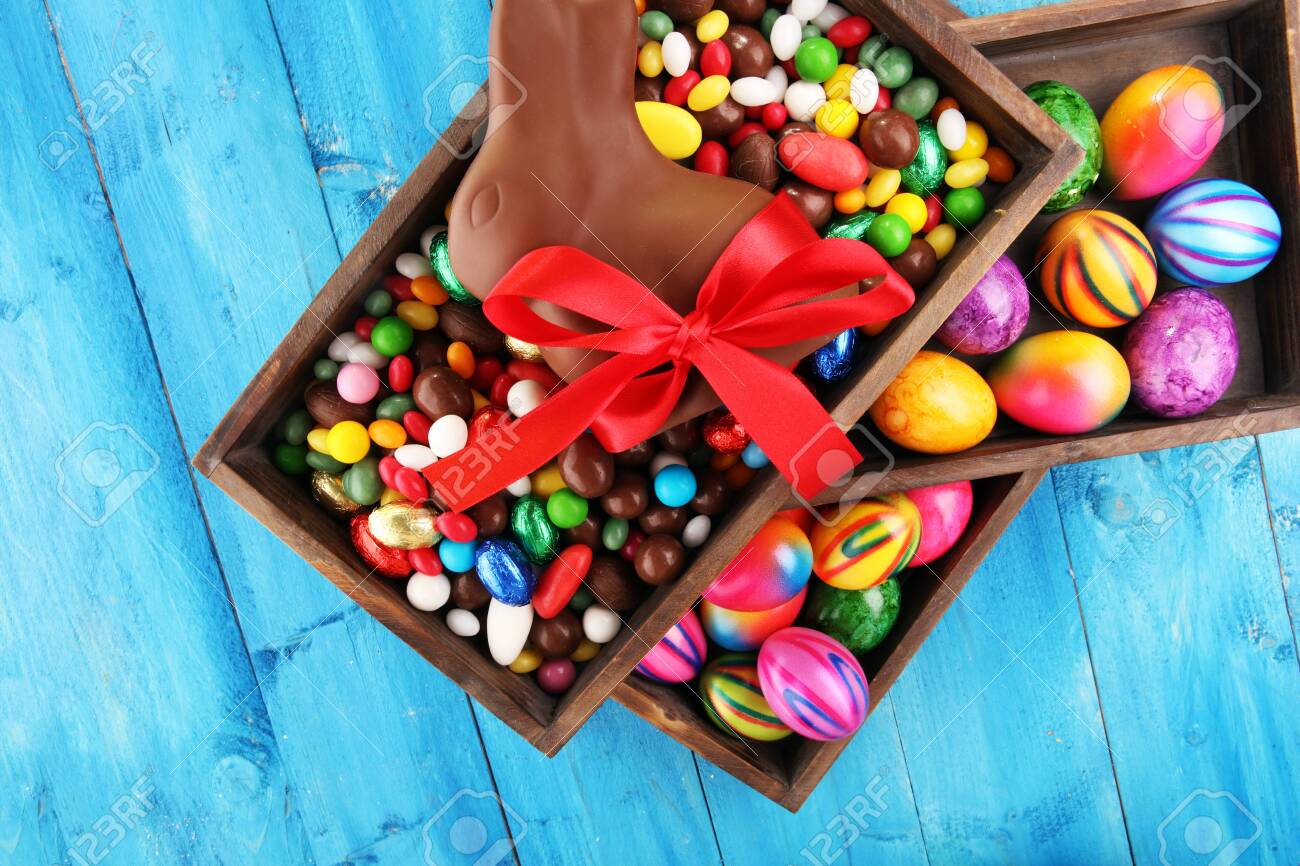 チョコレートイースターエッグとチョコレートバニーとカラフルなお菓子 の写真素材 画像素材 Image チョコレートイースターエッグとチョコレートバニーとカラフルなお菓子 の写真素材 画像素材 Image