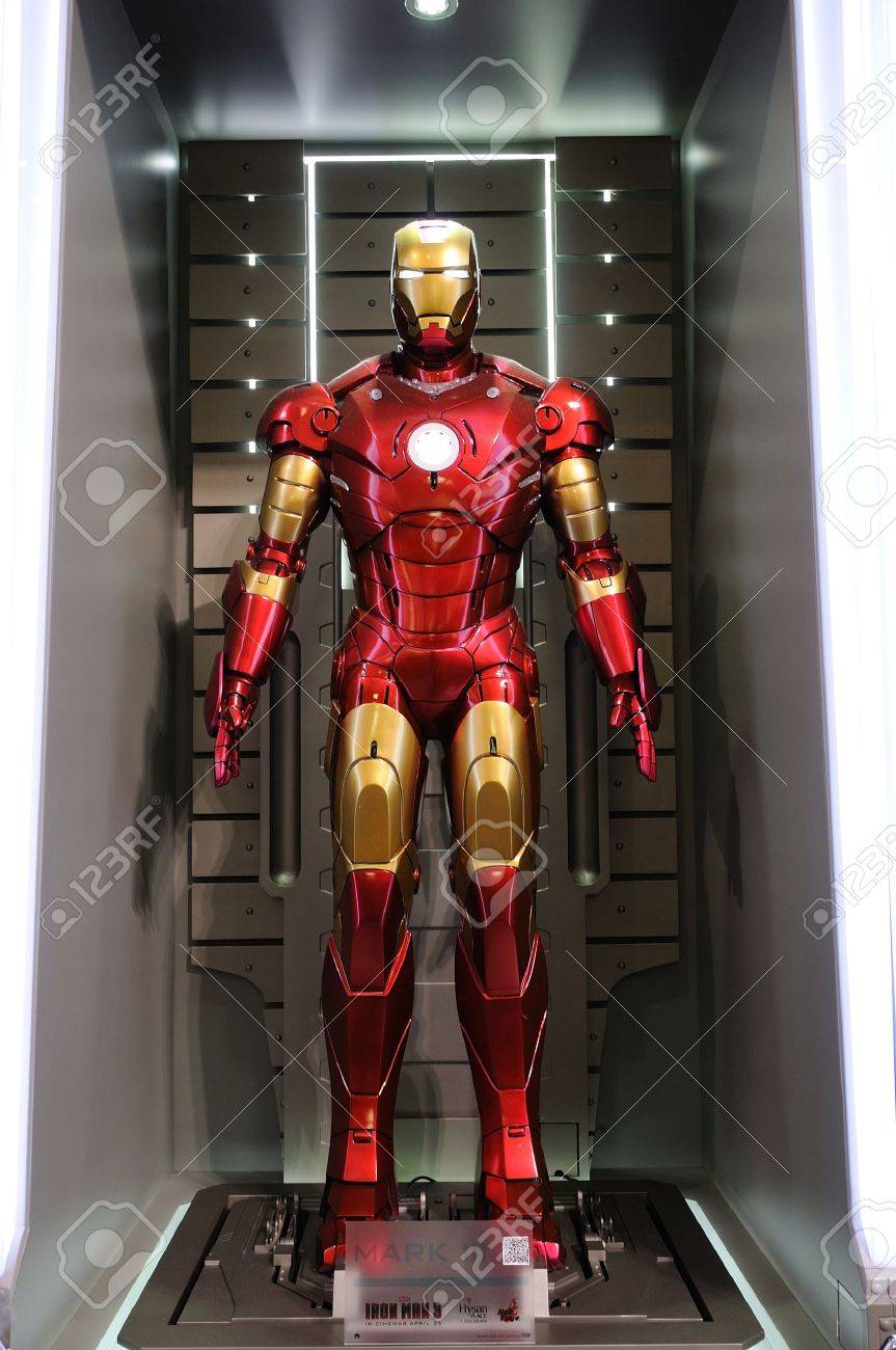 iron man mark 3 statue