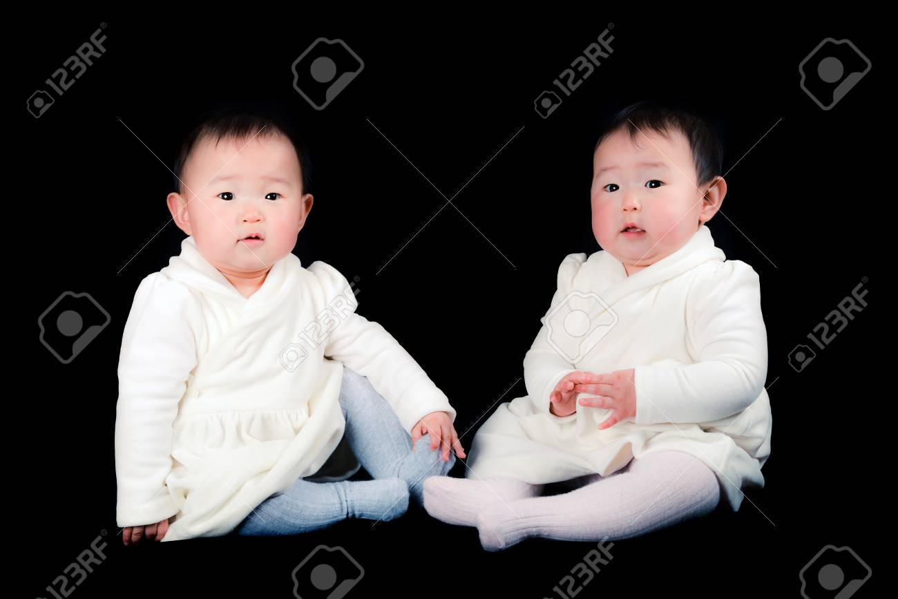 かわいい双子の赤ちゃん 日本 の写真素材 画像素材 Image