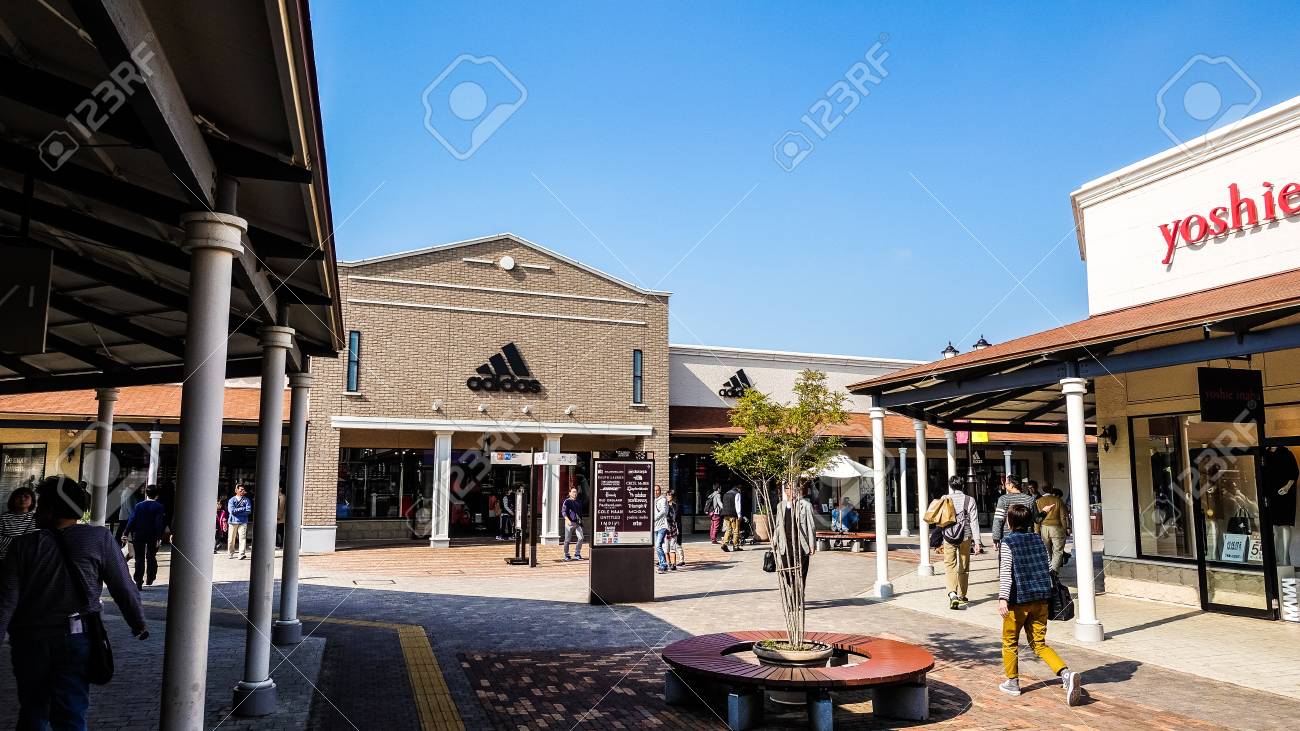 kobe sanda premium outlet stores