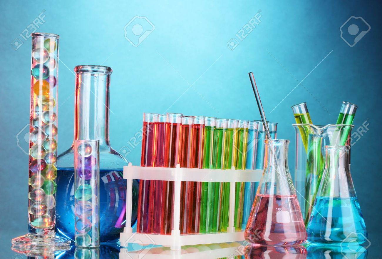 青色の背景に試験管 の写真素材 画像素材 Image