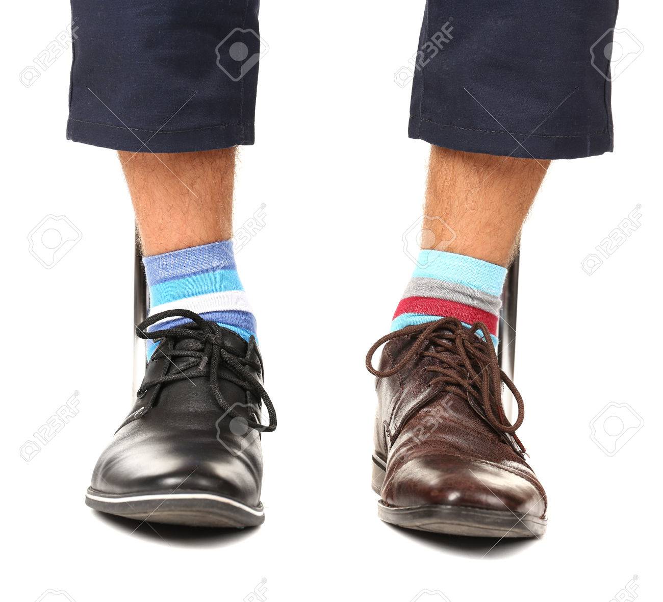 男足のスーツとカラフルな靴下は 白で隔離 の写真素材 画像素材 Image