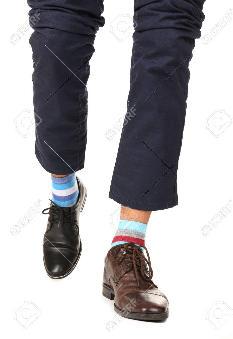 男足のスーツとカラフルな靴下は 白で隔離 の写真素材 画像素材 Image