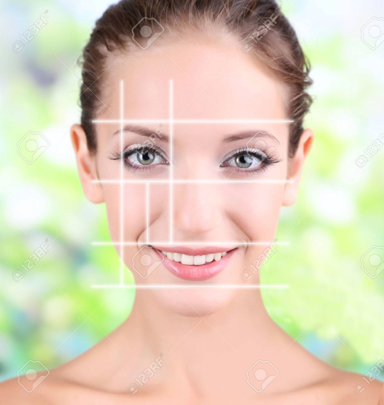 女性の美しさの完璧な顔の比率の概念 の写真素材 画像素材 Image