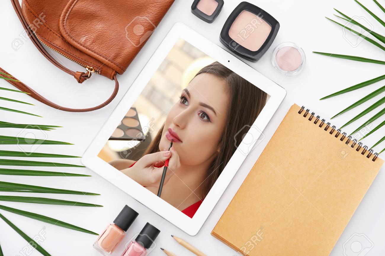 Tablet With Online Training Video For Professional Makeup Artist Tablet With Online Training Video For Professional Makeup Artist