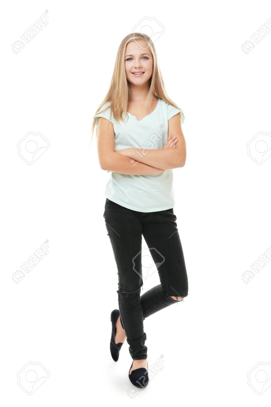 白に隔離されたカジュアルな服を着たかわいいティーンエイジャーの女の子 の写真素材 画像素材 Image
