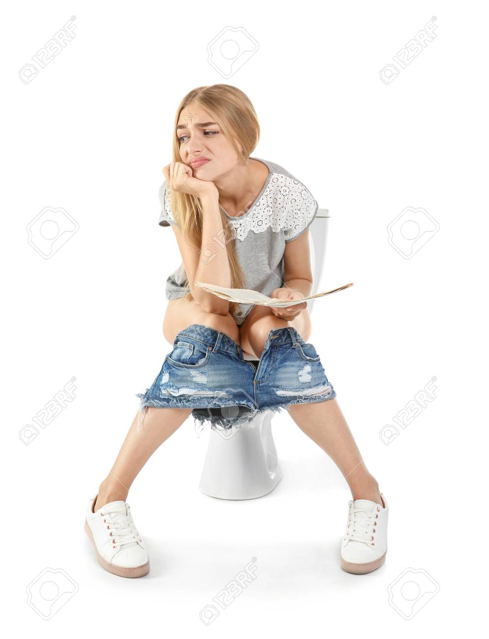 Женщина на унитазе вид снизу