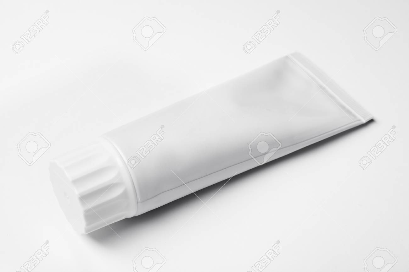 В 5 коробках 30 тюбиков с зубной пастой во всех поровну. В 5 коробках 30 тюбиков с зубной. День рождения тюбика для пасты. Упаковка зубной пасты. В 5 коробках 30 тюбиков с зубной.