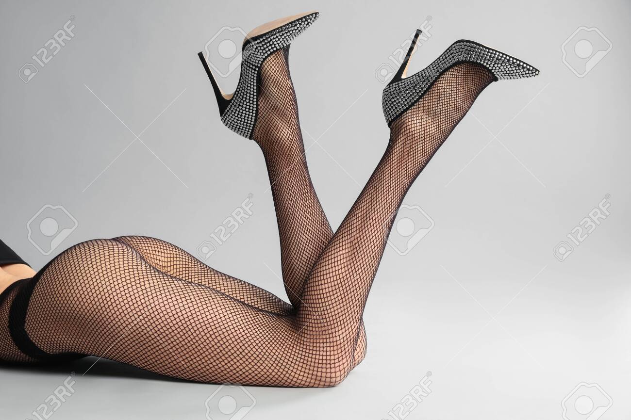 women wearing black pantyhose