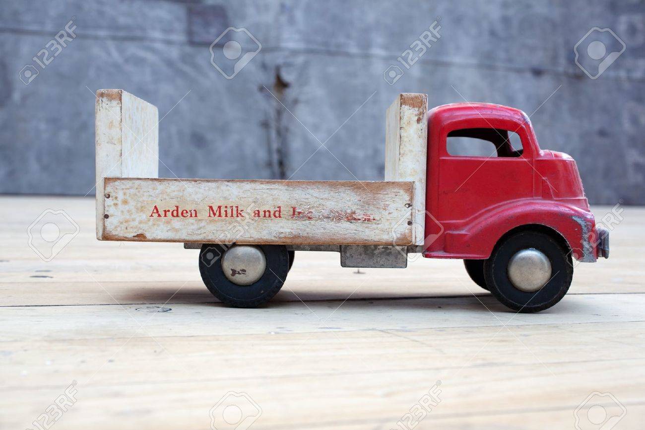 vintage toy pickup trucks